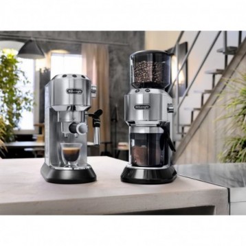 Ekspres kolbowy DeLonghi Dedica Style EC 685.M (1350W; kolor srebrny)