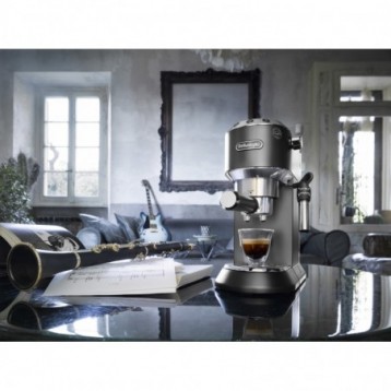 Ekspres ciśnieniowy DeLonghi Dedica Style EC 685.BK (1350W; kolor czarny)